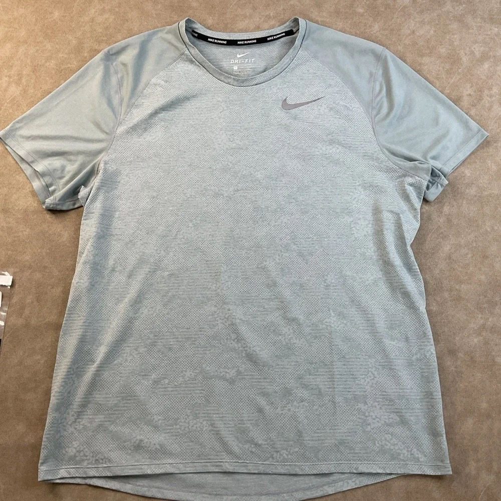 Nike T-Shirt Men Sz XL Miller Breathe Running Lightweight Crewneck Camo 904661